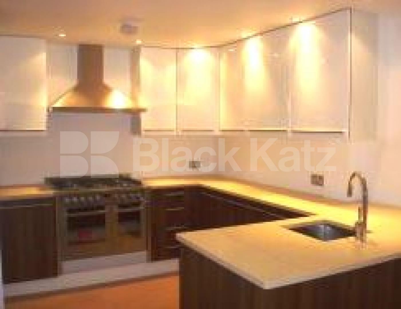 			MUST SEE !!!!!!!, 3 Bedroom, 1 bath, 1 reception Flat			 St Johns Way, ARCHWAY